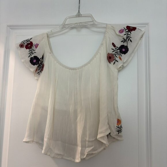 Forever 21 White Off The Shoulder Floral Embroidered Top - Picture 9 of 9